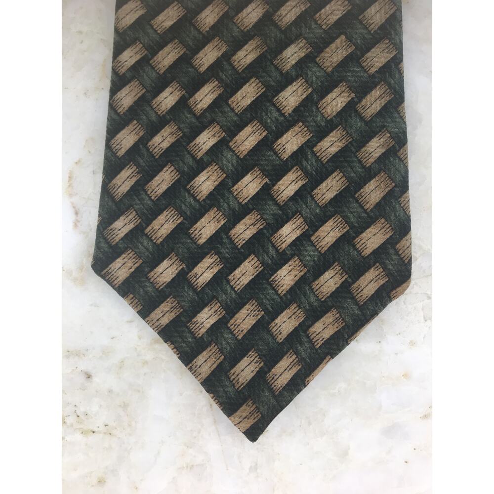 BILL BLASS ALL SILK NECKTIE